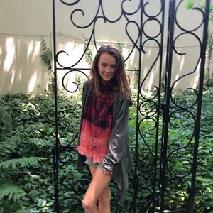 Meet your Posher, Carly